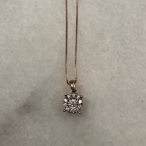 Diamond halo pendant necklace - Picture 2 of 6
